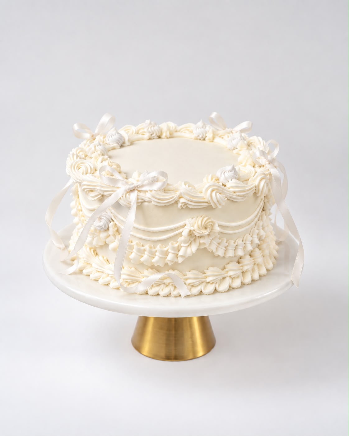 Vintage Piping Round Cake - Image 5