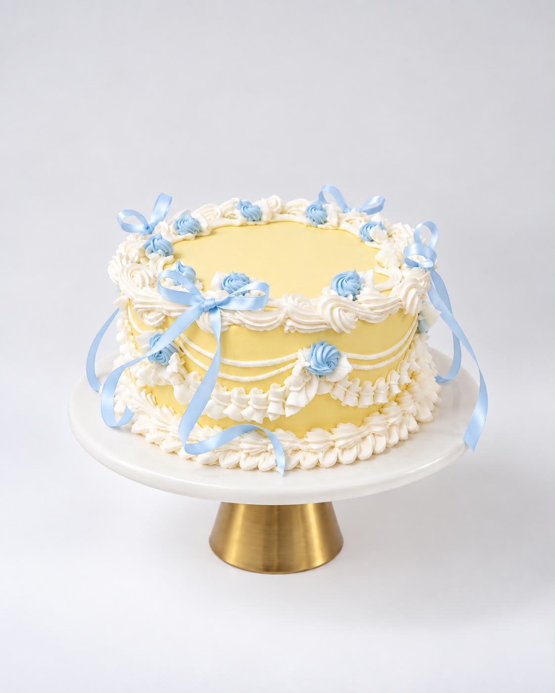 Vintage Piping Round Cake - Image 6