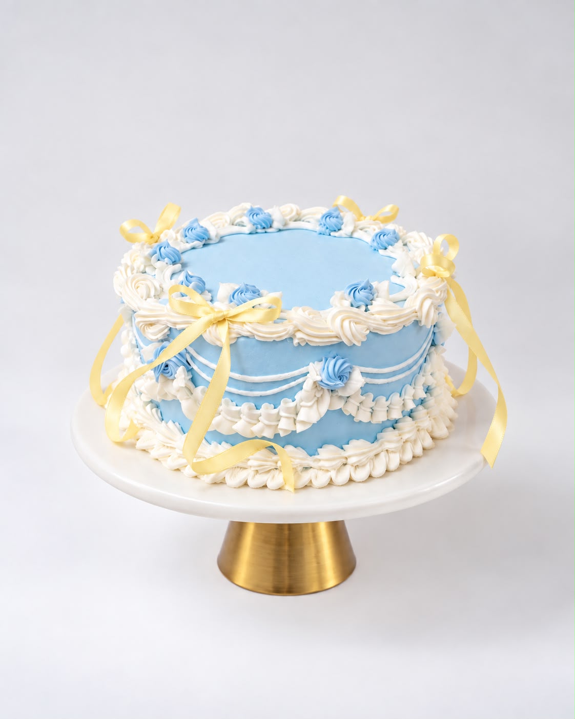 Vintage Piping Round Cake - Image 4